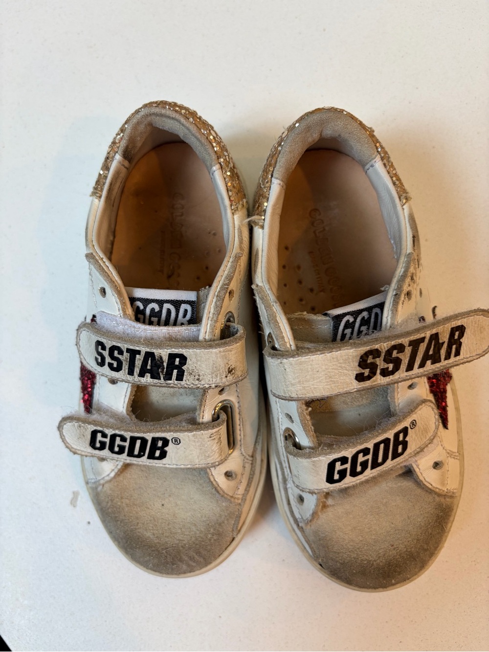 Golden Goose Kids White Sneakers with Red Star and Gold Glitter Heel